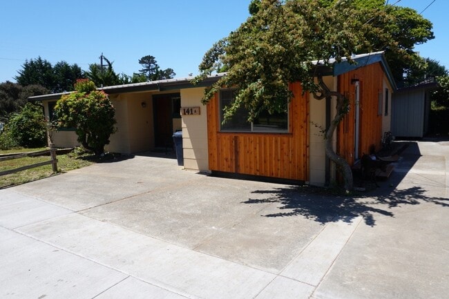 Photo - 141 Beverly Dr House