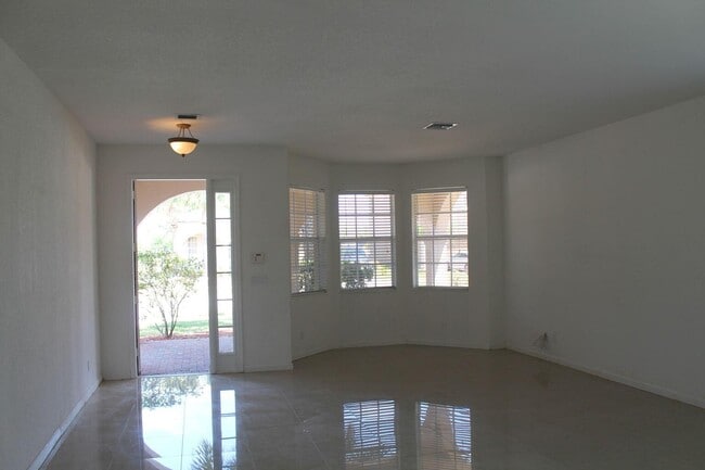 Photo - 1804 SW Jamesport Dr
