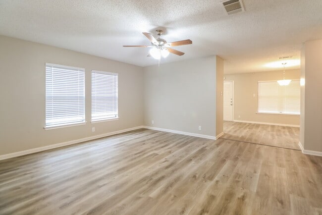 Photo - 3209 Elizabeth Anne Ln