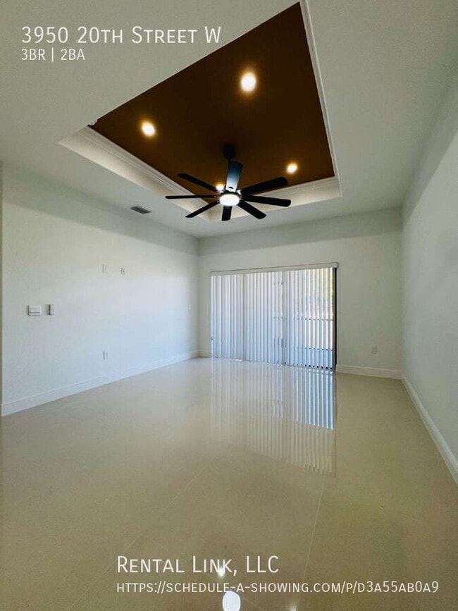 Photo - 3950 20th St W