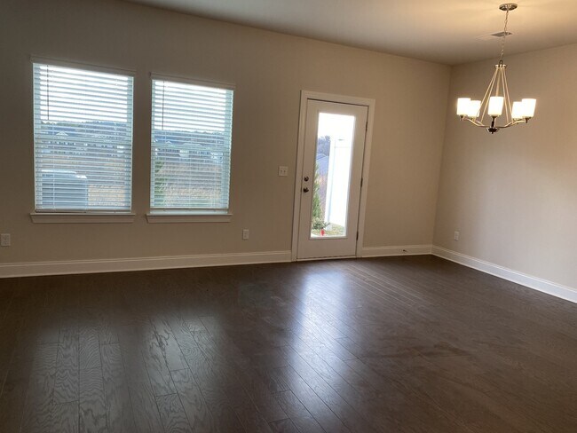 Photo - 365 Coleman Ct