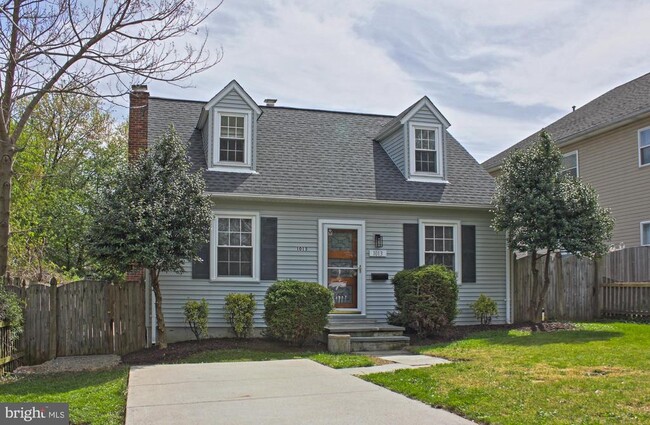 Photo - 1013 Crawford Dr House