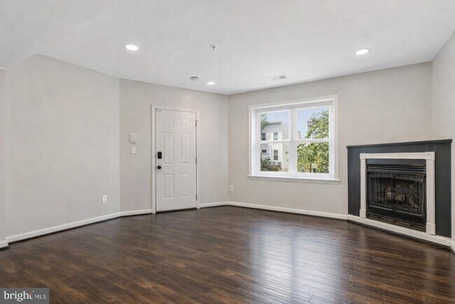 Building Photo - 1519 Constitution Ave NE Unit 101