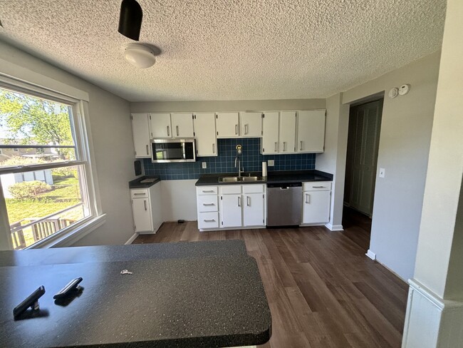 Photo - 6962 Northview Dr