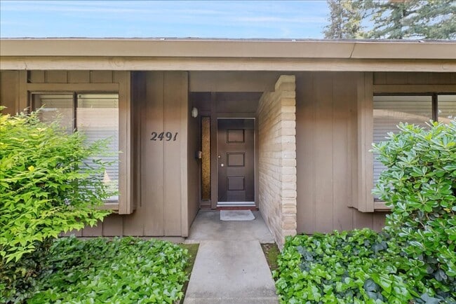 Photo - 2491-2491 American River Dr