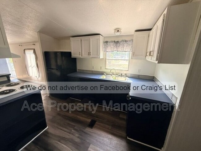 Photo - 7136 Lee Ave