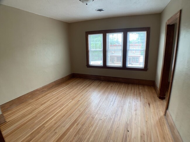 Photo - 702 Conway St Unit 2