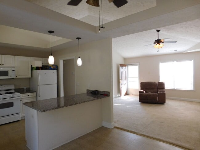 Photo - 119 Pella Ln