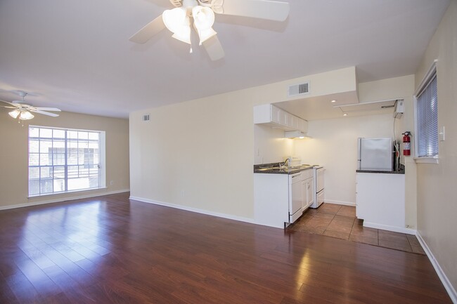 Photo - 425 Emerson St Unit 18