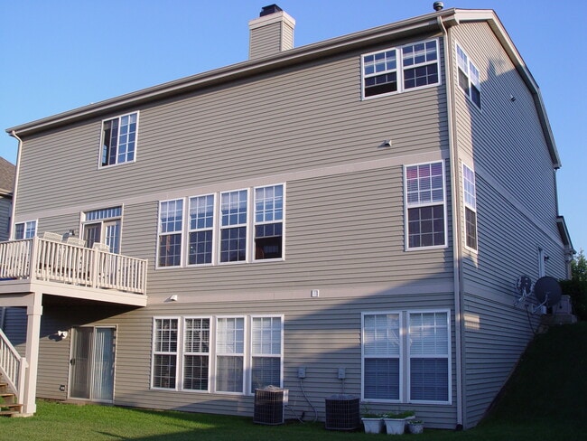 Photo - 452 Amherst St