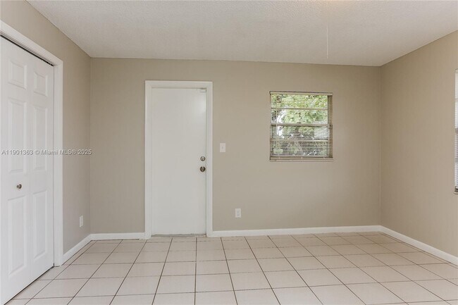 Photo - 611 Alpine Ave