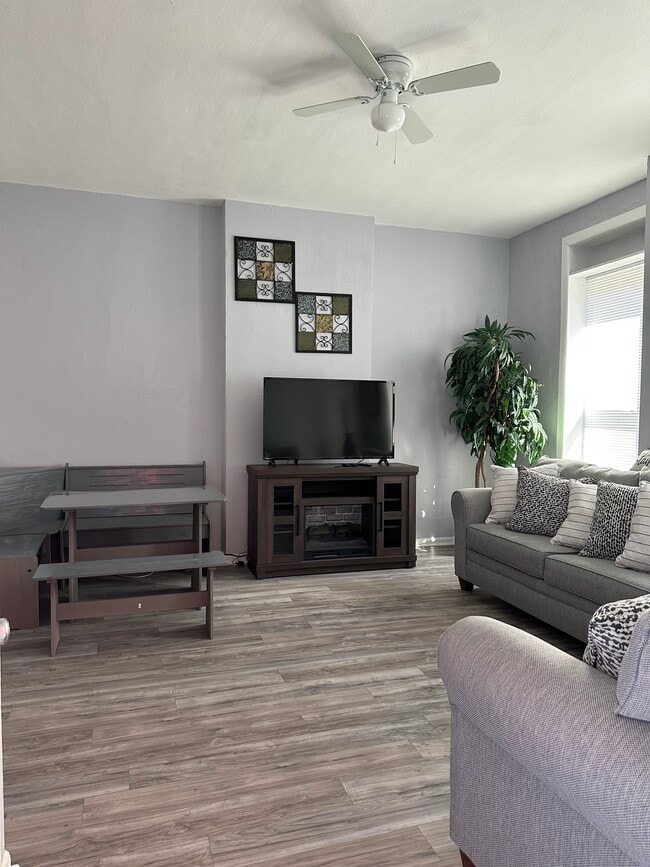 Photo - 3209 Iowa Ave