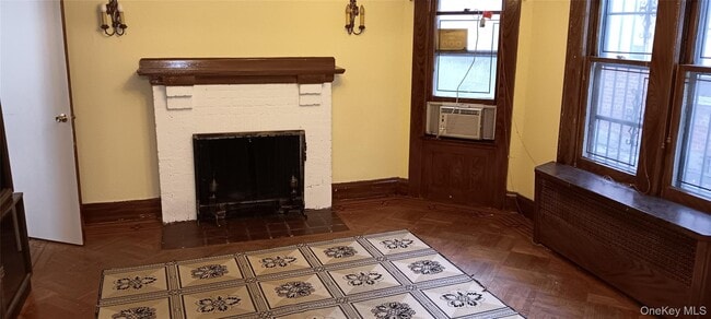 Photo - 84-36 Abingdon Rd