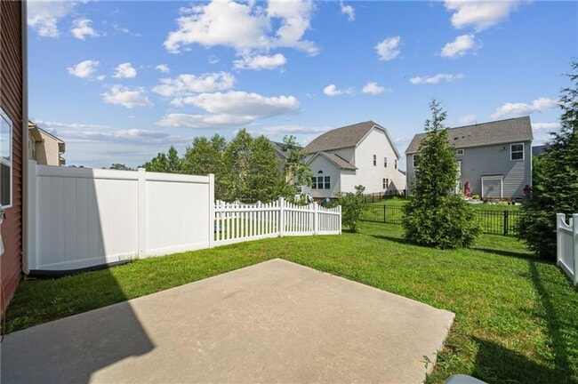 8957 Ringview Dr