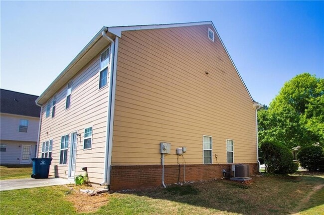 Photo - 3292 Shady Valley Ct SW