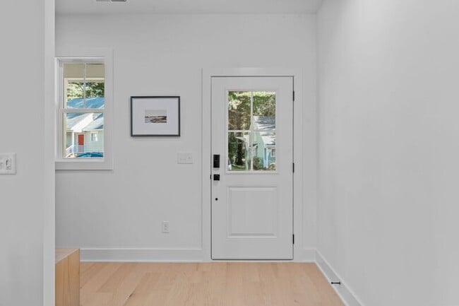 Photo - 5057 Lundy Dr