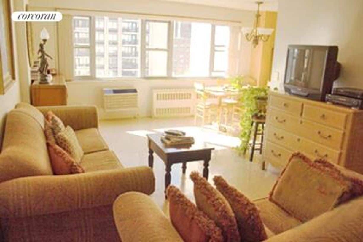 Photo - 100 W 93rd St Rental