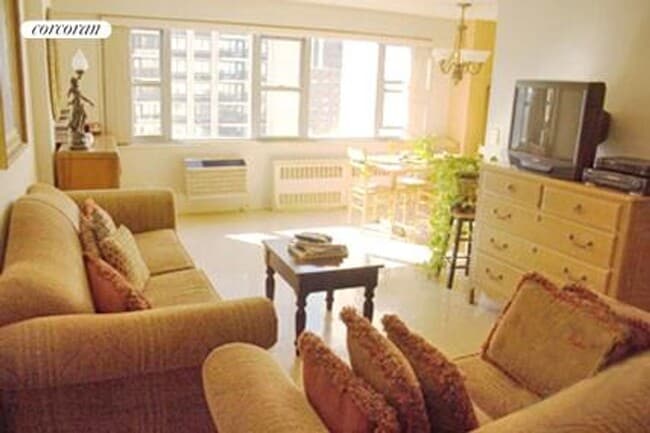 Building Photo - 100 W 93rd St Rental