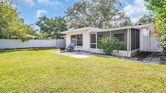 Photo - 5831 Hillside St