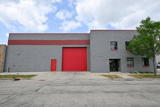 Photo - 2121 S 55th St