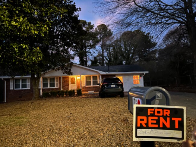 Photo - 186 Zelma St SW