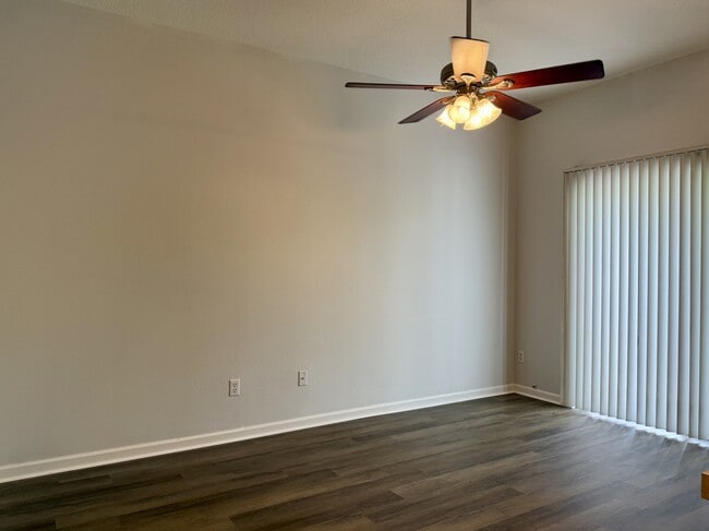 Photo - 823 Pine Pointe Ln