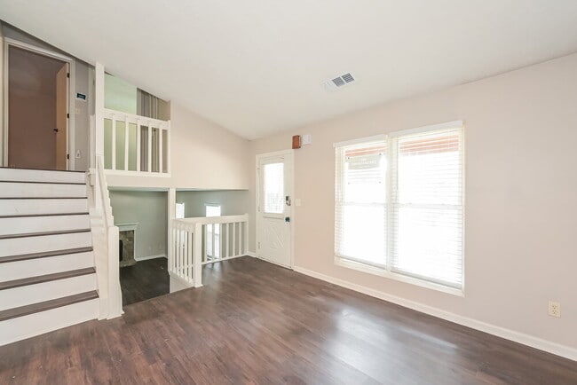 Photo - 405 Rill Crest Ct