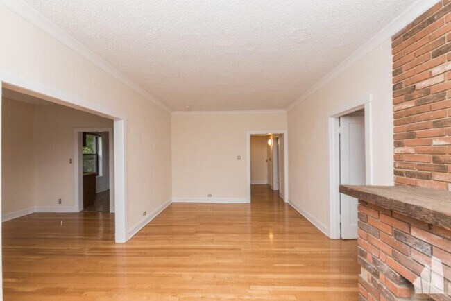 Photo - 2 bedroom in Chicago IL 60613 Unit 2BD