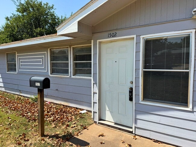 Photo - 1502 Parkdale Dr
