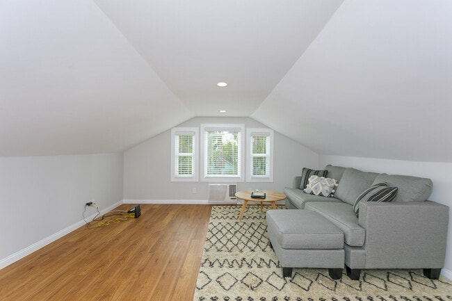 Photo - mar130 Unidad 130 1/2