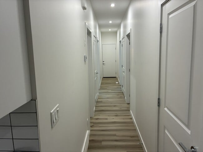 Photo - 7814-7891 91 St