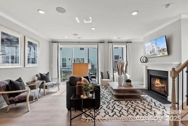 Photo - 5029 Westmead Ln