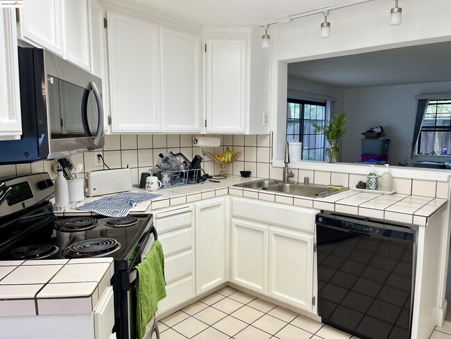 Photo - 600 Chandon Ct