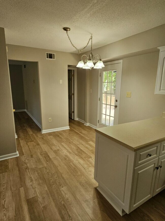 119 Maple Creek Dr