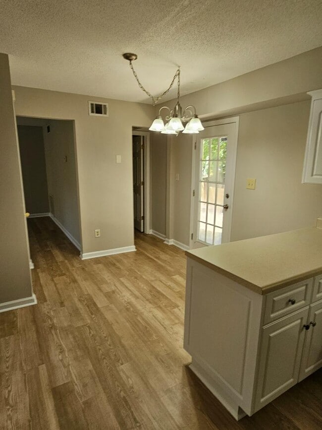 Photo - 119 Maple Creek Dr