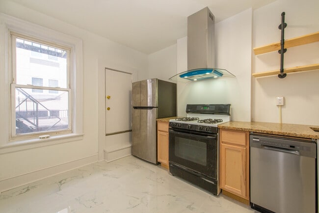 Kitchen - 246 Main St Unit Apt #1