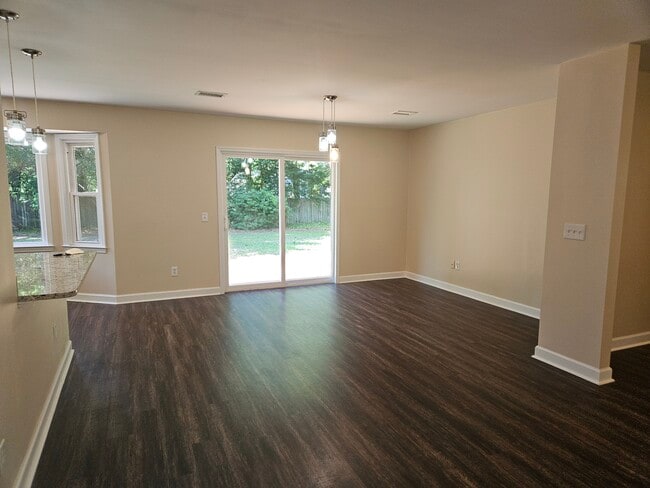 Photo - 1238 Kenningston St