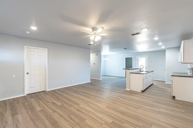 Photo - 8609 10th Pl