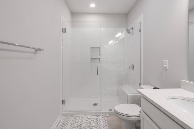 Photo - 214 Maidstone Trail