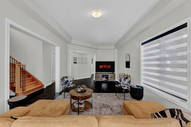 Building Photo - 21 Huntsworth Ave Unit SI ID1504476P