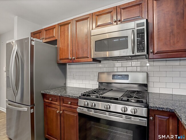 Photo - 35 W Broad St Unit 404