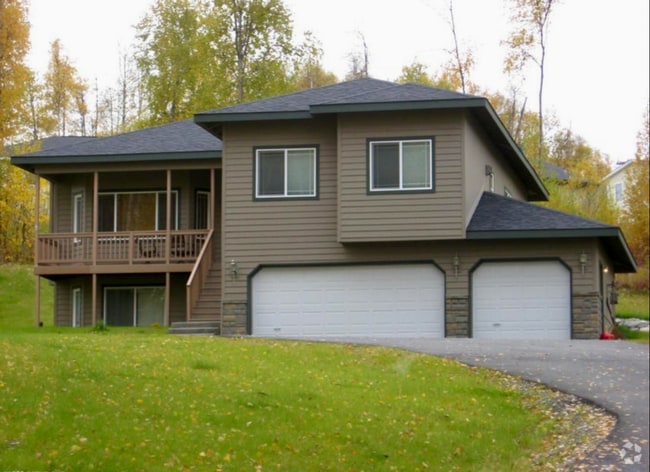 Building Photo - House on a hill in Victoria Estates with 6...