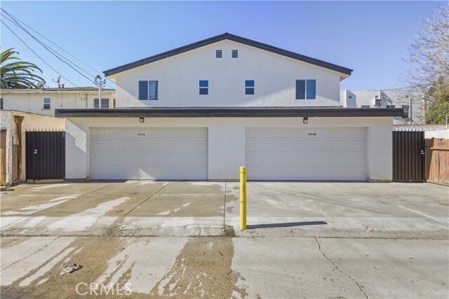 Building Photo - 1916 Cedar Ave