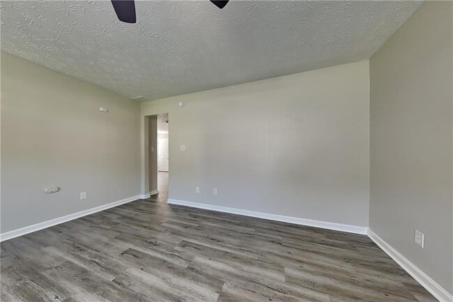 Photo - 2479 Heatherton Ct