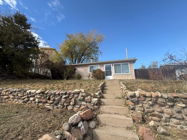 Photo - FREE 50in FLAT SCREEN TV Move in Special!!...