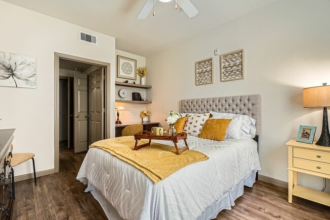 Eaglebrook Apartments Primary Bedroom