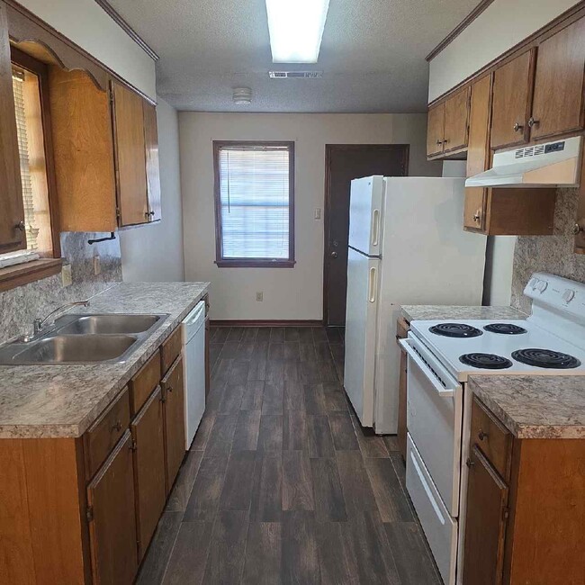 Photo - 1002 Sybil Dr