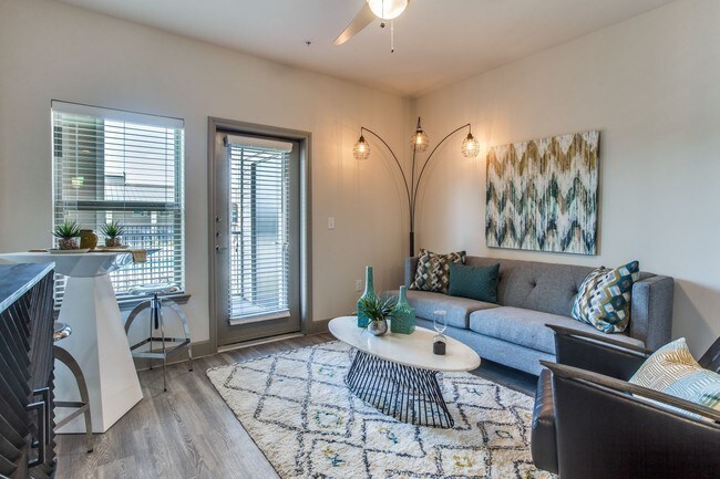 Photo - Palladium Garland