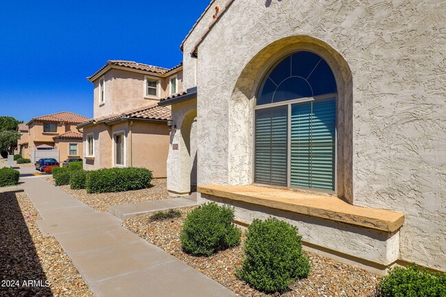 Photo - 2429 N 83rd Dr