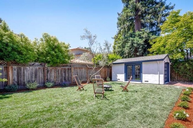 1624 Mariposa Ave